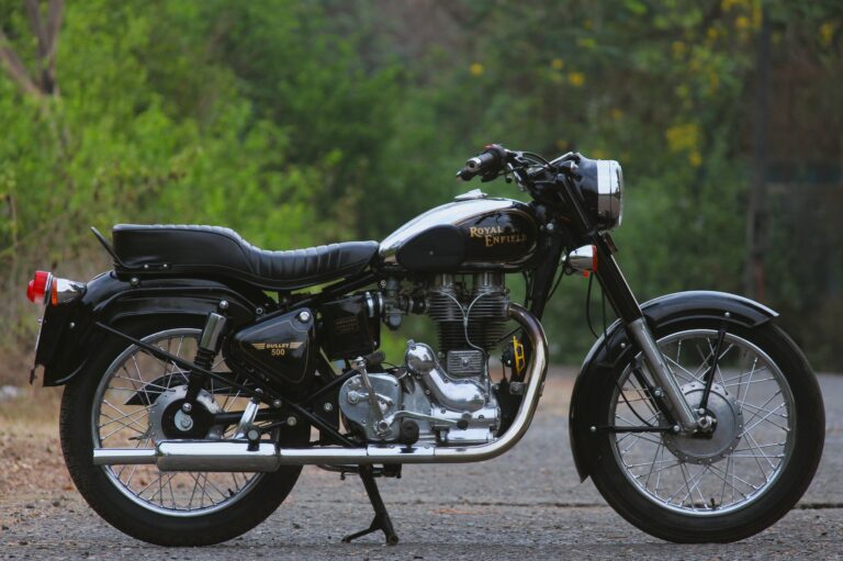 A Few Minutes Every Week Can Save You Hours on the Roadside.